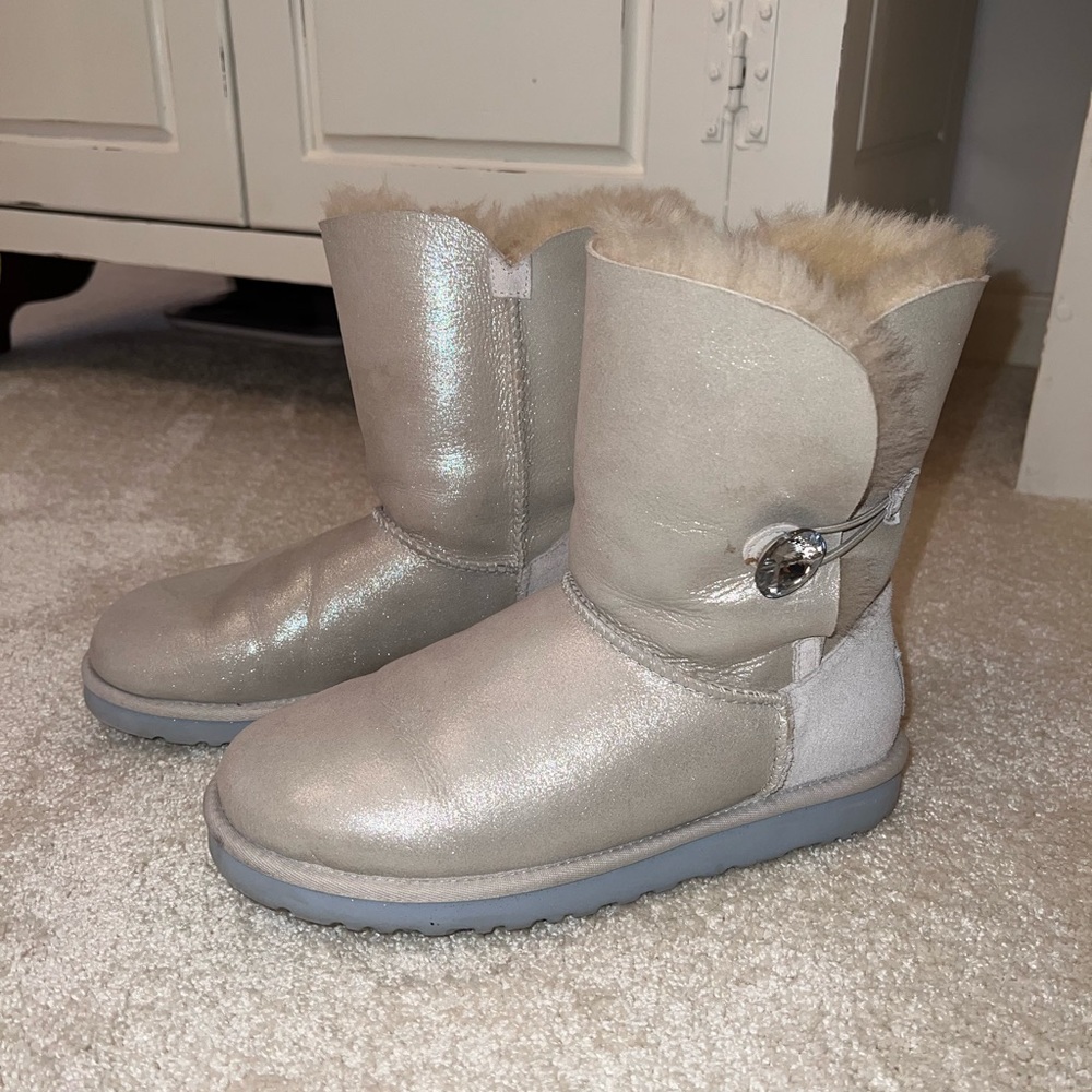Silver Bailey Button Gem women’s Uggs